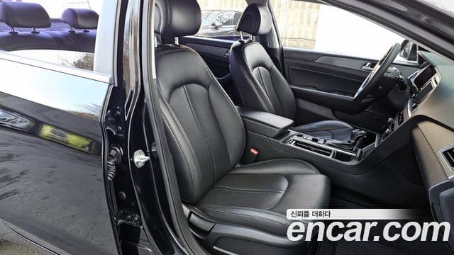 Hyundai LF Sonata Special, 2017 10