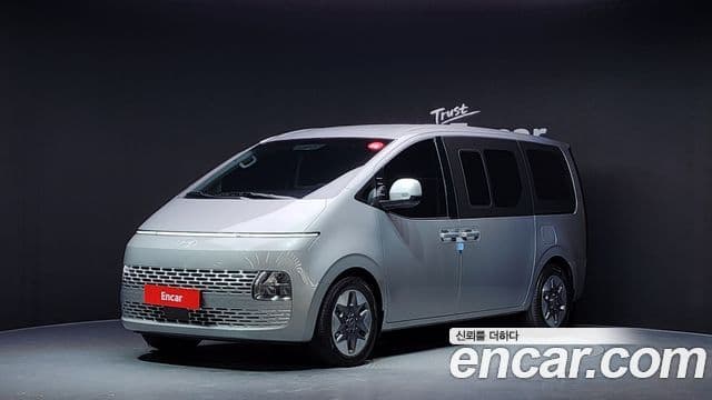 Hyundai Staria Modern, 2025 1