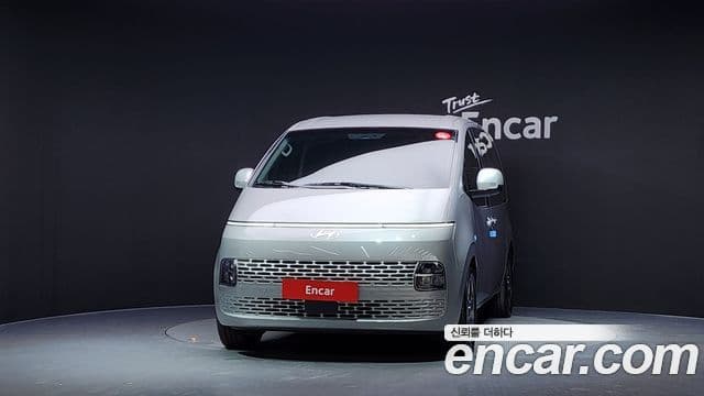 Hyundai Staria Modern, 2025 3