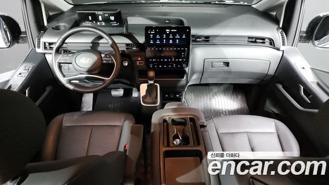 Hyundai Staria Modern, 2025 7