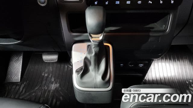 Hyundai Staria Modern, 2025 9