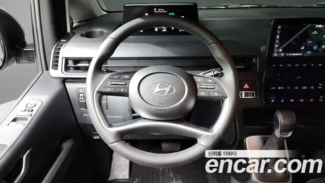 Hyundai Staria Modern, 2025 13