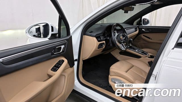 Porsche Macan 95B, 2021 10