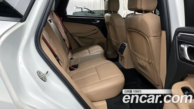 Porsche Macan 95B, 2021 12