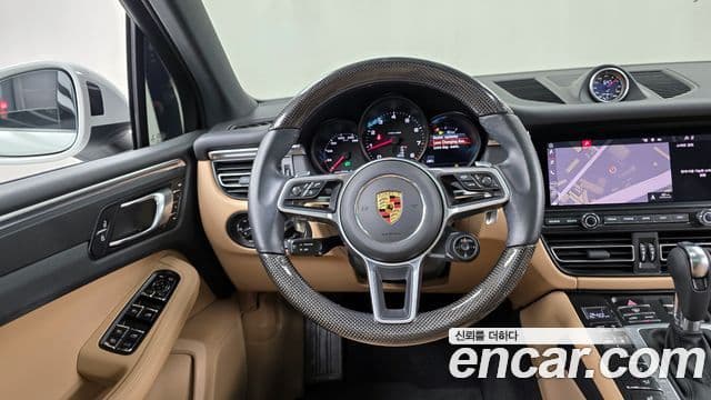 Porsche Macan 95B, 2021 13