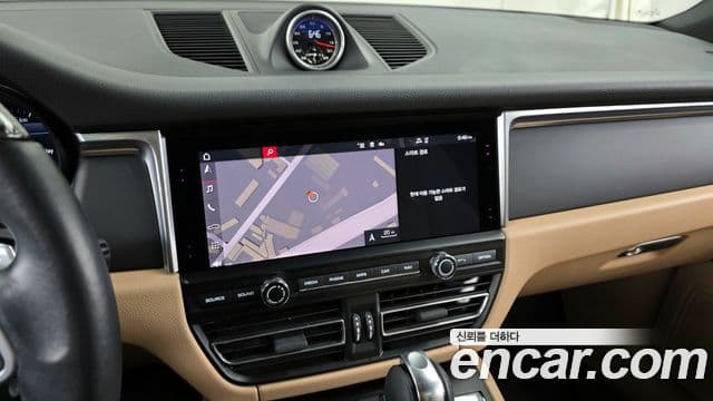 Porsche Macan 95B, 2021 14