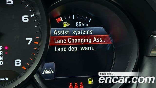 Porsche Macan 95B, 2021 16