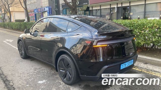 Tesla модель Y, 2025 4