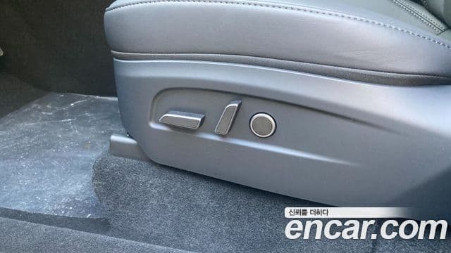 Tesla модель Y, 2025 17