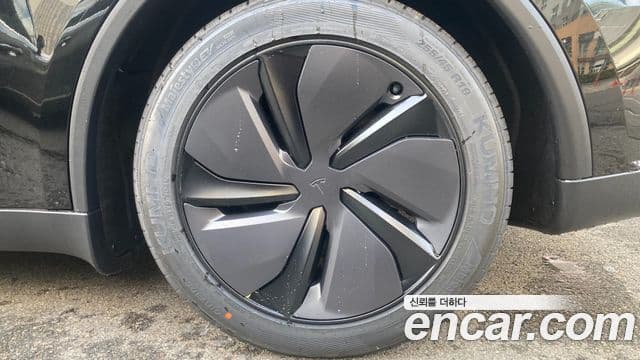 Tesla модель Y, 2025 20