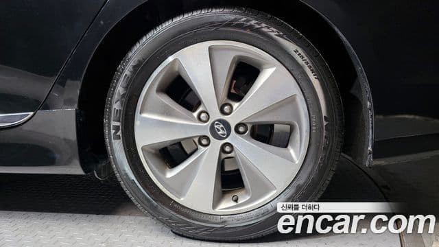 Hyundai Sonata гибрид Royal, 2012 все фото