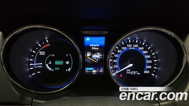 Hyundai Sonata гибрид Royal, 2012 8