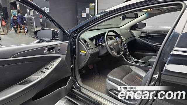 Hyundai Sonata гибрид Royal, 2012 10