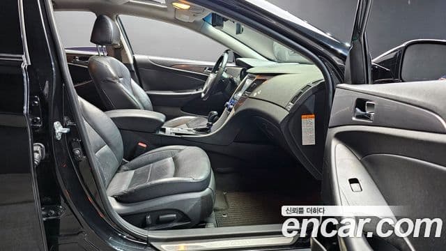 Hyundai Sonata гибрид Royal, 2012 11