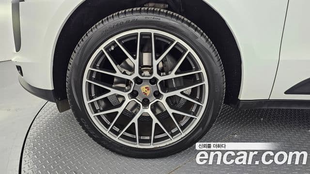 Porsche Macan 95B, 2021 10