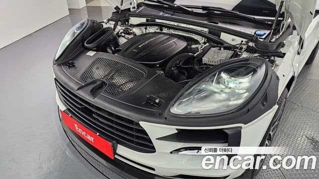 Porsche Macan 95B, 2021 16