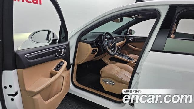 Porsche Macan 95B, 2021 11