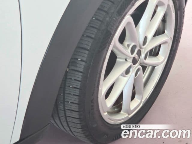 Mini Cooper D Countryman 1세대, 2015 17