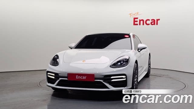 Porsche Panamera (971), 2021 3