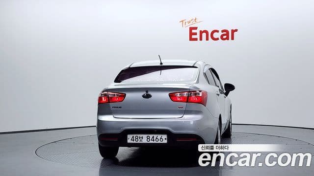 Kia All New Pride Luxury, 2012 4