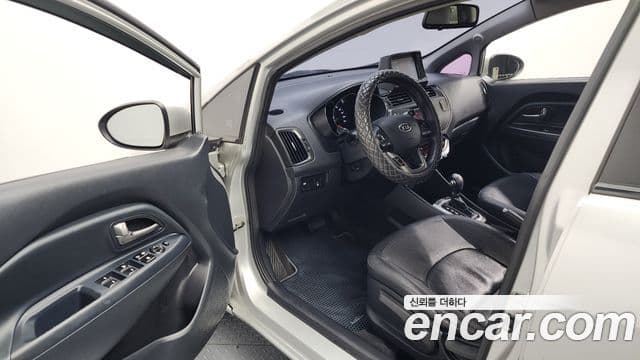 Kia All New Pride Luxury, 2012 10