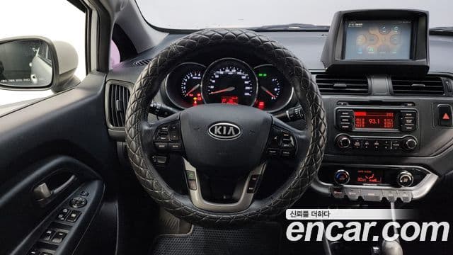 Kia All New Pride Luxury, 2012 13