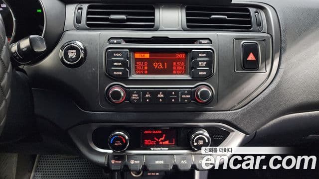 Kia All New Pride Luxury, 2012 15