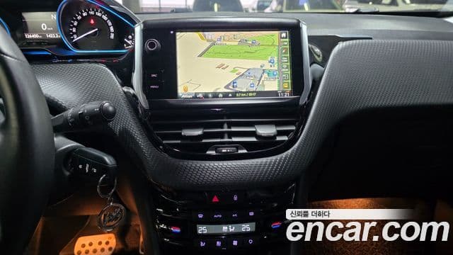 Peugeot 2008 1.6 BlueHDi Felline, 2015 16