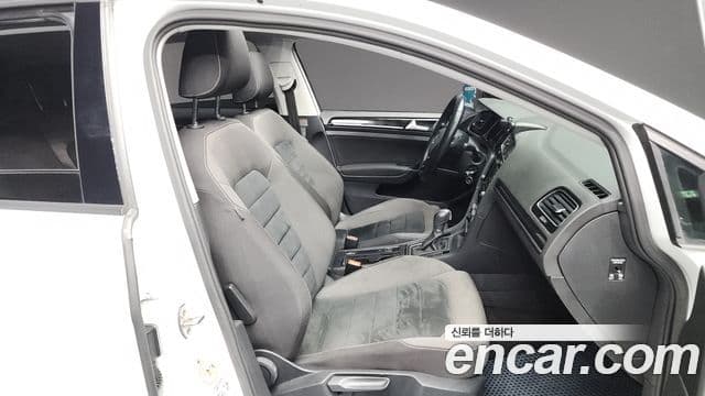 Volkswagen Гольф 7세대, 2015 11