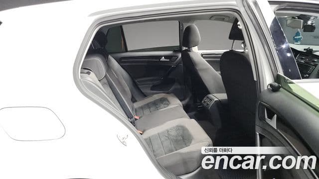 Volkswagen Гольф 7세대, 2015 12