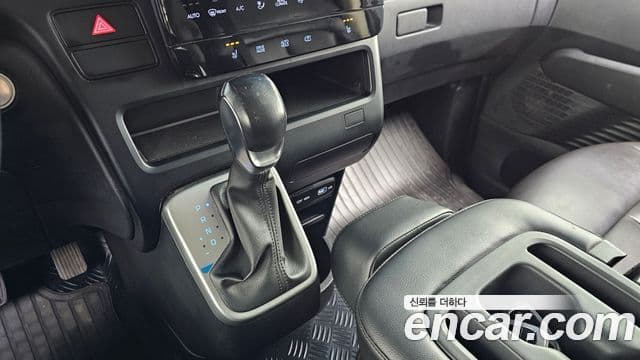 Hyundai Staria Modern, 2022 9