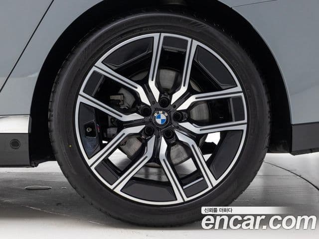 BMW 7시리즈 (G70) 740i xDrive M Sport, 2024 все фото