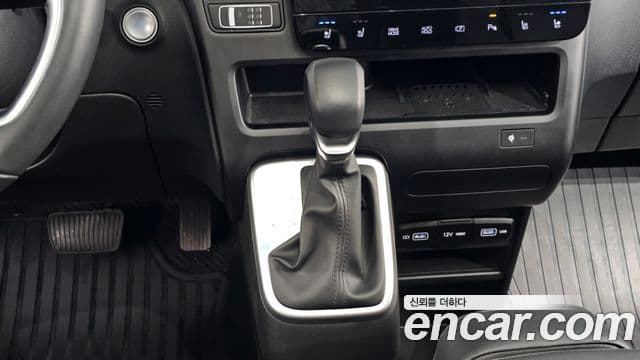 Hyundai Staria Modern, 2023 9