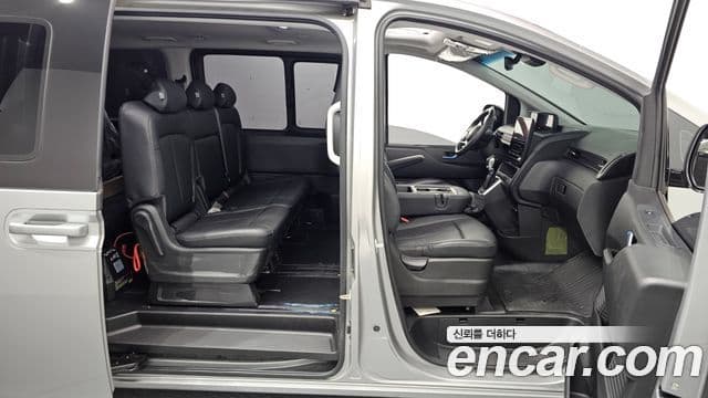 Hyundai Staria Modern, 2023 11