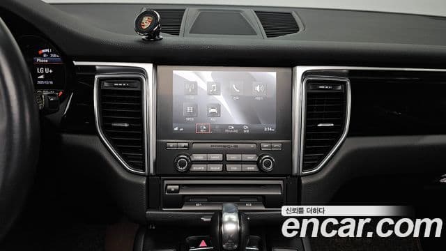 Porsche Macan 95B, 2017 14