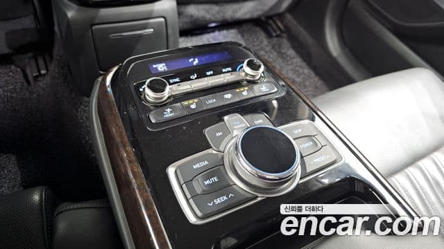 Genesis EQ900 Premium Luxury, 2018 18