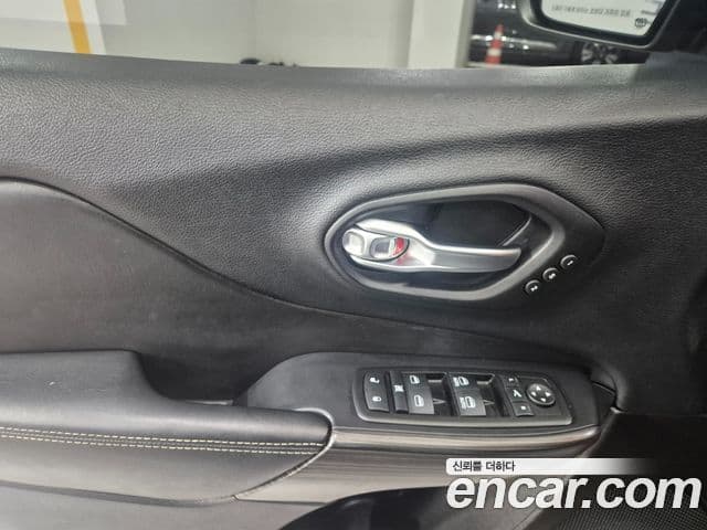 Jeep Cherokee(KL) 2.0 дизель Limited 4WD, 2015 9