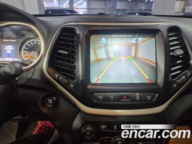 Jeep Cherokee(KL) 2.0 дизель Limited 4WD, 2015 13