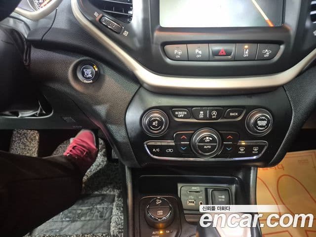 Jeep Cherokee(KL) 2.0 дизель Limited 4WD, 2015 14