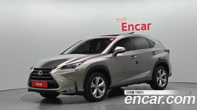 Lexus NX300h Executive, 2015 1