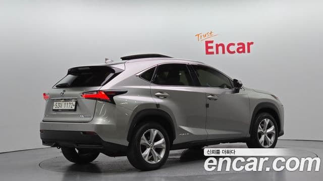 Lexus NX300h Executive, 2015 2