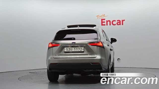 Lexus NX300h Executive, 2015 4