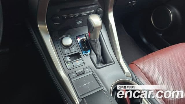 Lexus NX300h Executive, 2015 9