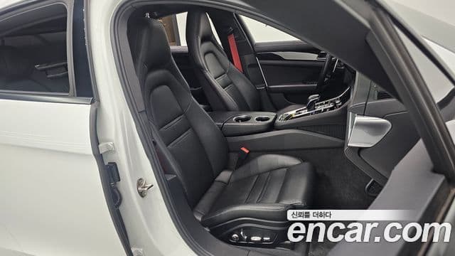 Porsche Panamera (971), 2021 11