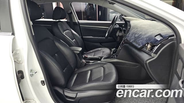 Hyundai Avante AD Modern, 2016 10