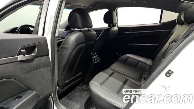 Hyundai Avante AD Modern, 2016 12