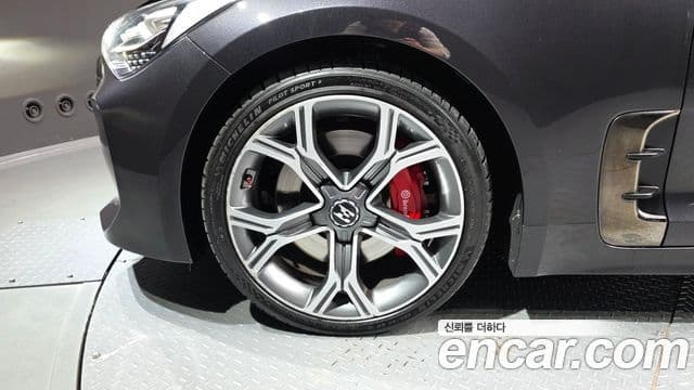 Kia 스팅어 GT, 2018 все фото