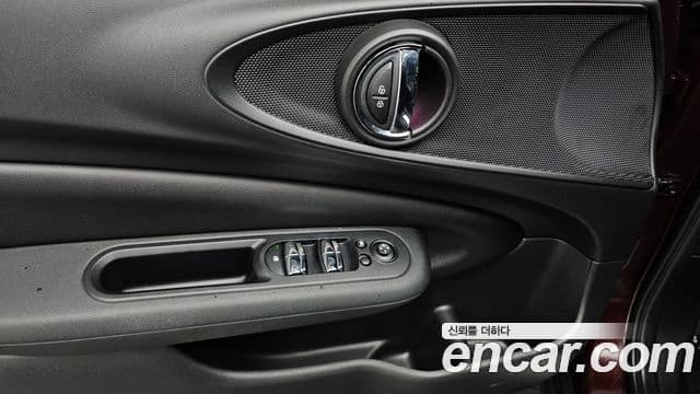 Mini Cooper D 클럽맨 2세대, 2018 17