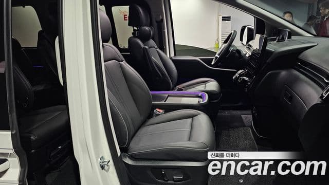 Hyundai Staria Inspiration, 2025 10