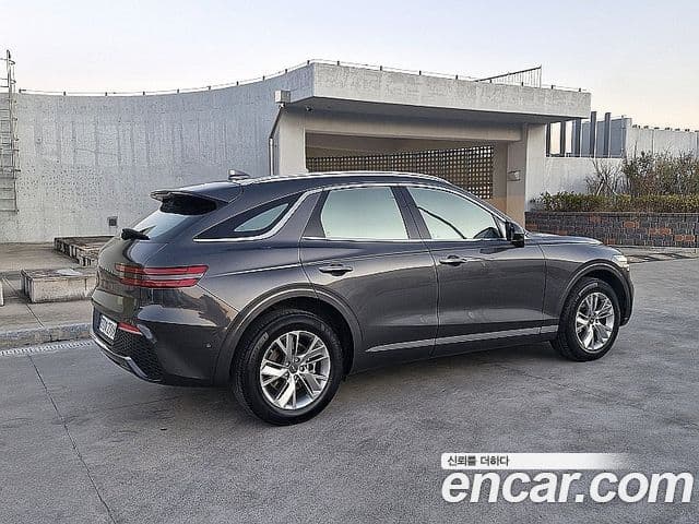 Genesis GV70, 2021 4